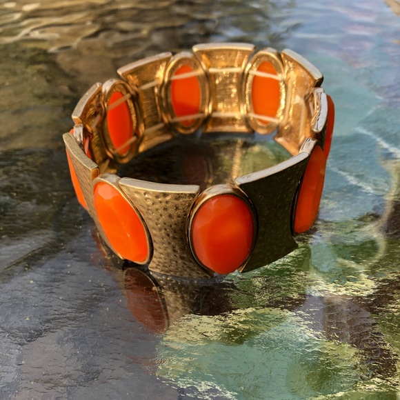 Stretch Bracelet Hammer Gold Tone Orange Ovals NWO - Picture 1 of 7
